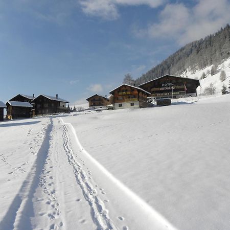 Hotel Restaurant Walliser Sonne Reckingen Exteriör bild