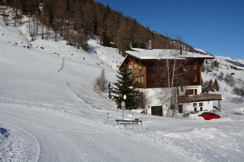 Hotel Restaurant Walliser Sonne Reckingen Exteriör bild
