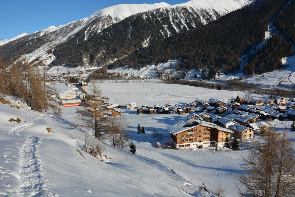 Hotel Restaurant Walliser Sonne Reckingen Exteriör bild