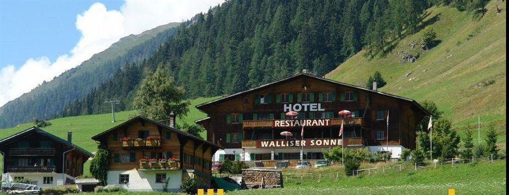 Hotel Restaurant Walliser Sonne Reckingen Exteriör bild