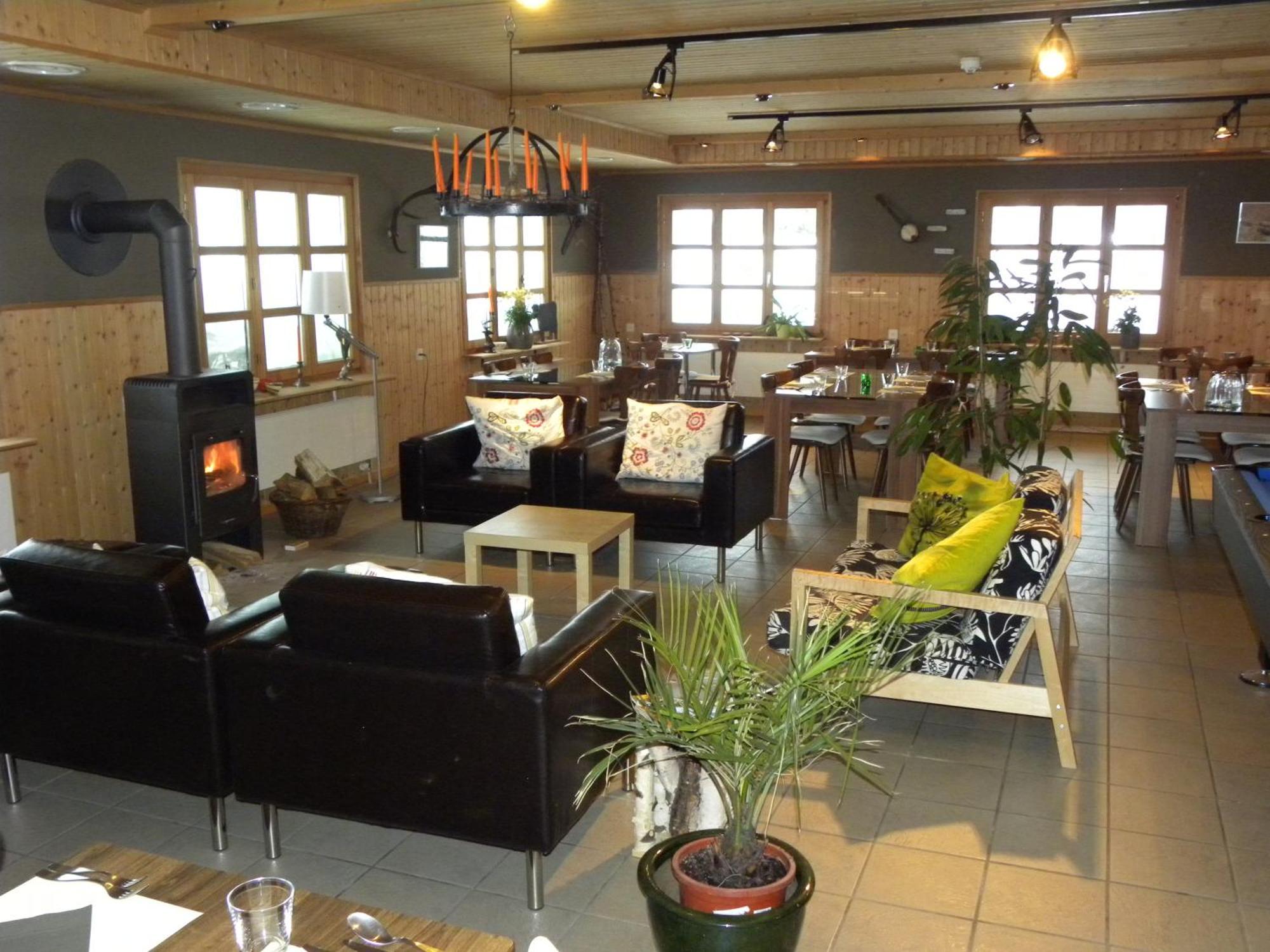 Hotel Restaurant Walliser Sonne Reckingen Exteriör bild
