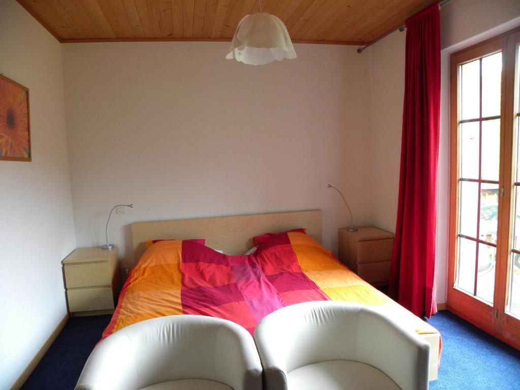 Hotel Restaurant Walliser Sonne Reckingen Rum bild