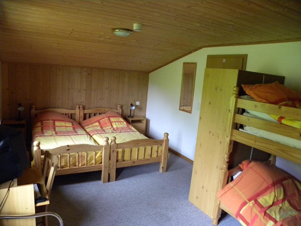 Hotel Restaurant Walliser Sonne Reckingen Rum bild