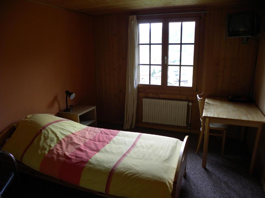 Hotel Restaurant Walliser Sonne Reckingen Rum bild
