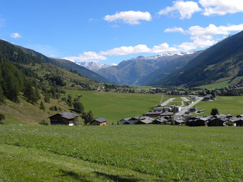 Hotel Restaurant Walliser Sonne Reckingen Exteriör bild